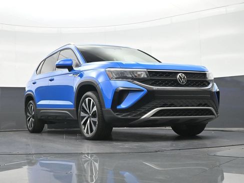 Used 2022 Volkswagen Taos SE FWD image 32