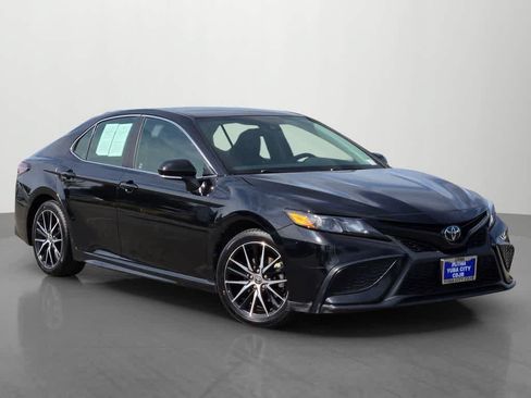 Used 2024 Toyota Camry SE FWD image 8