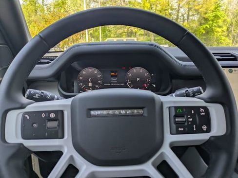 Used 2025 Land Rover Defender 110 S AWD/4WD image 15