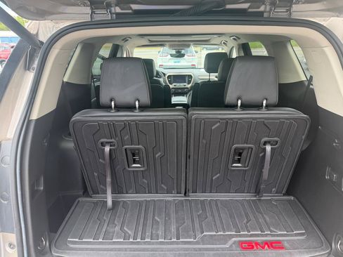 Used 2023 GMC Acadia Denali w/ Denali Ultimate Package FWD image 13