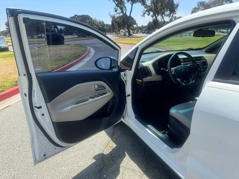 Used 2013 Kia Rio EX w/ Convenience Pkg FWD image 13