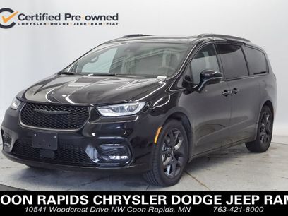 Certified 2025 Chrysler Pacifica Limited