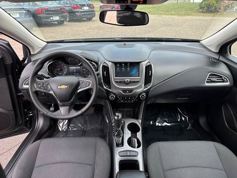 Used 2018 Chevrolet Cruze LT w/ Convenience Package FWD image 29