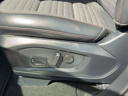 Used 2025 Ford Explorer ST-Line w/ ST-Line Street Pack AWD/4WD image 11