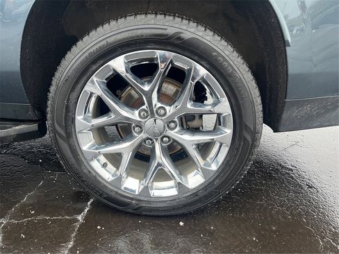 Used 2021 GMC Yukon XL SLT w/ SLT Premium Package image 38