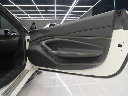 Used 2022 Ferrari F8 Tributo RWD image 35