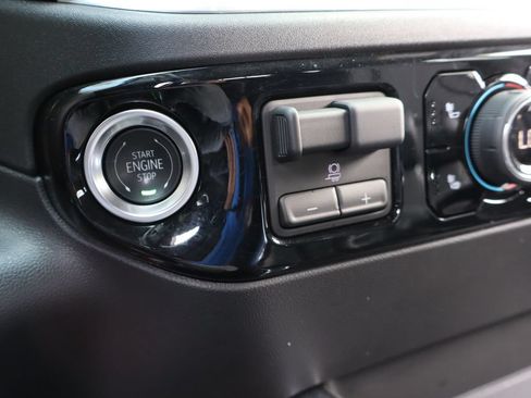 Used 2025 Chevrolet Silverado 1500 LT Trail Boss w/ Convenience Package II AWD/4WD image 11