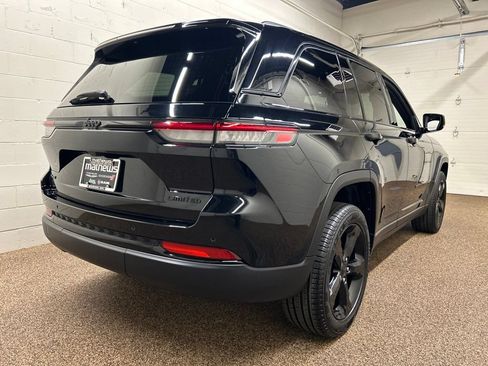 Used 2024 Jeep Grand Cherokee Limited w/ Black Appearance Package AWD/4WD image 2
