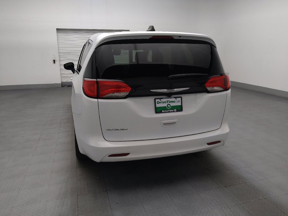 Used 2023 Chrysler Voyager LX FWD image 6