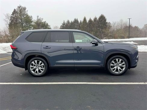 Used 2024 Toyota Grand Highlander Limited image 6