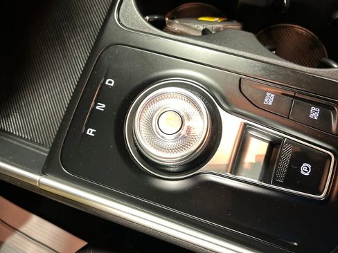Used 2025 Kia Carnival LXS FWD image 18