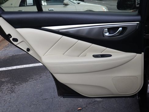 Used 2016 INFINITI Q50 3.0t Premium RWD image 10