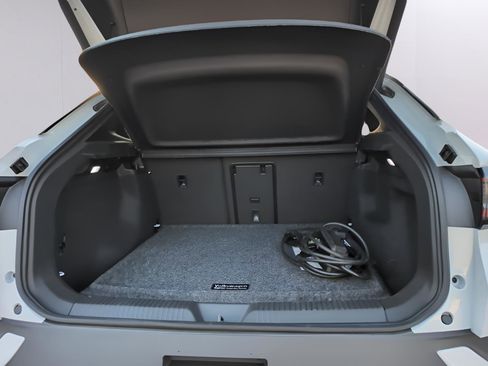 Used 2024 Volkswagen ID.4 Pro S image 9