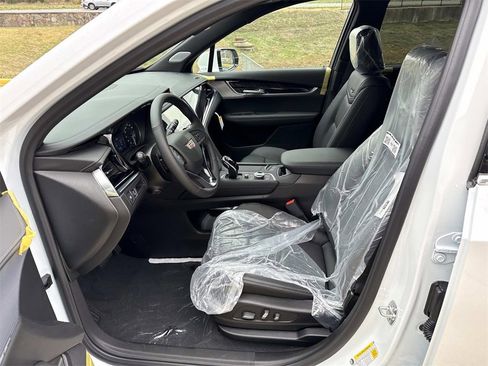 New 2025 Cadillac XT6 Premium Luxury image 8