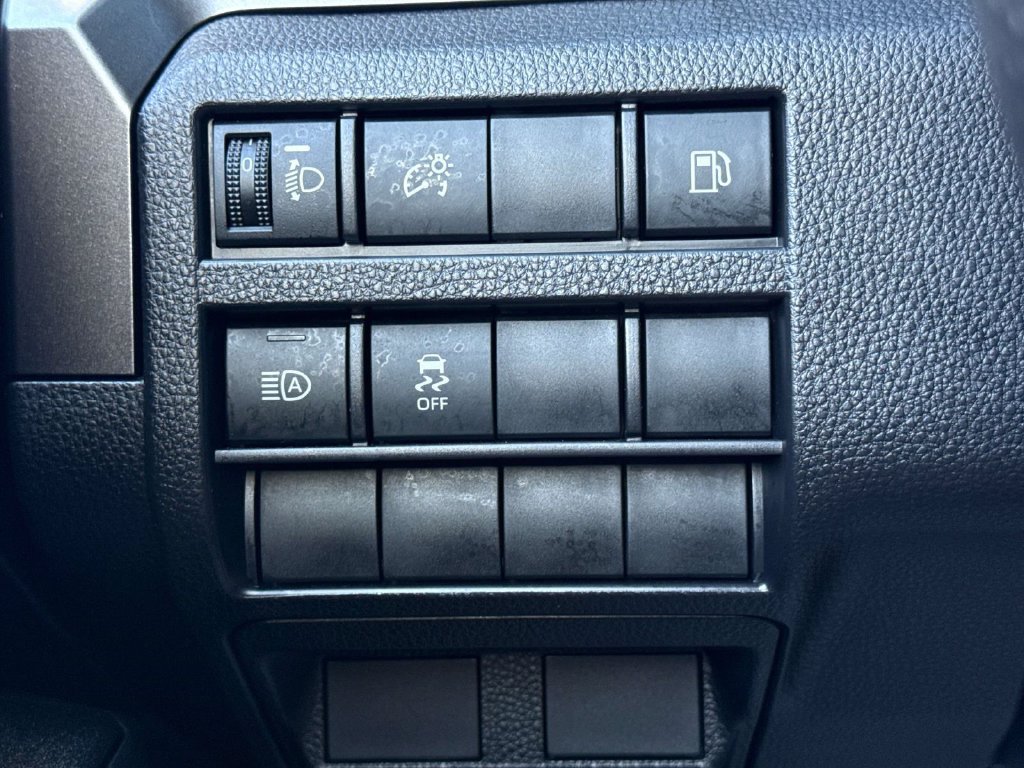Used 2025 Toyota 4Runner SR5 AWD/4WD image 17