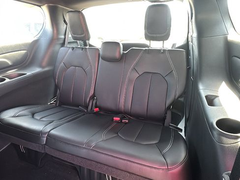 New 2026 Chrysler Pacifica Select image 15
