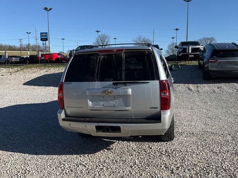 Used 2010 Chevrolet Suburban LT image 3