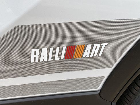 New 2026 Mitsubishi Eclipse Cross LE image 12