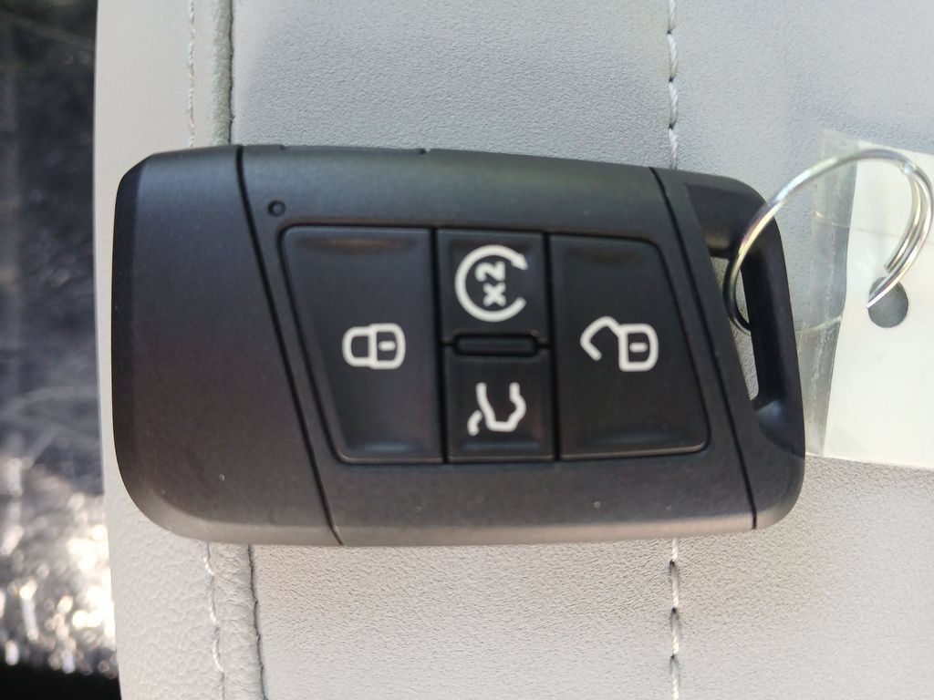 New 2026 Volkswagen Taos SE AWD/4WD image 28