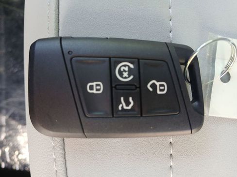 New 2026 Volkswagen Taos SE AWD/4WD image 28