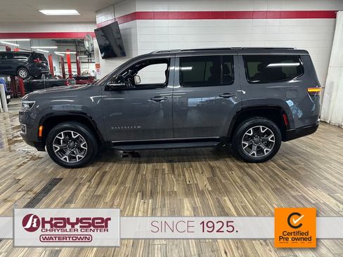Certified 2024 Jeep Wagoneer Series III AWD/4WD image 2