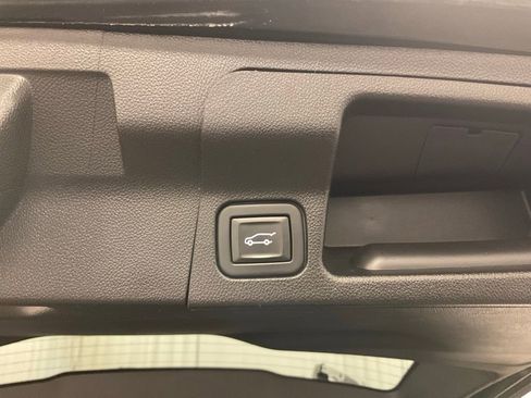 Used 2021 GMC Acadia AT4 w/ Technology Package image 40