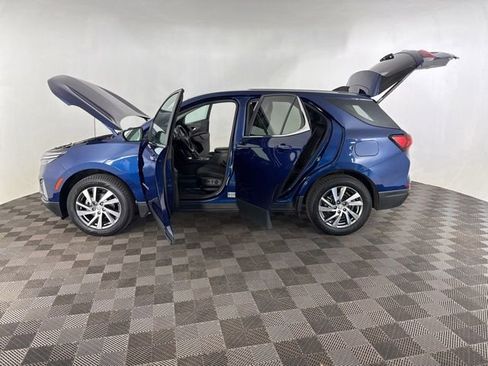 Used 2023 Chevrolet Equinox LT AWD/4WD image 9