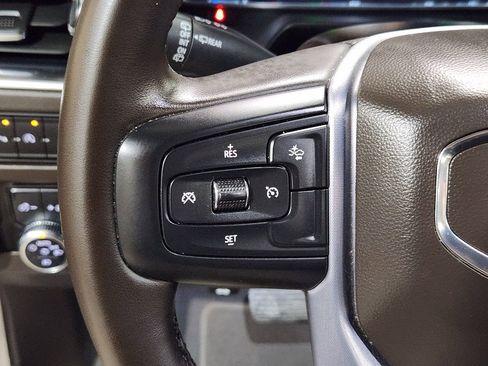 Used 2023 GMC Yukon XL SLT image 48