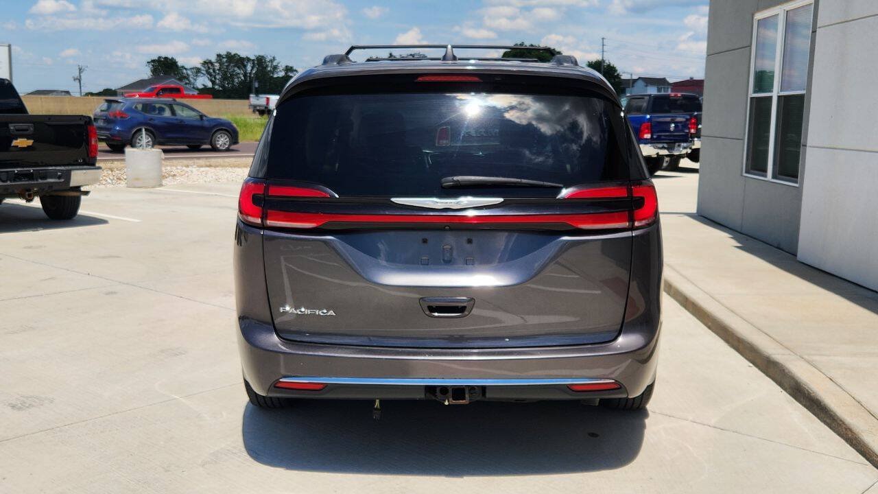 Used 2022 Chrysler Pacifica Touring-L FWD image 5