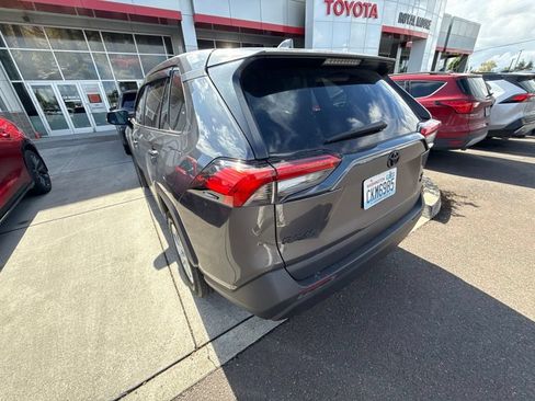 Used 2023 Toyota RAV4 LE AWD/4WD image 7