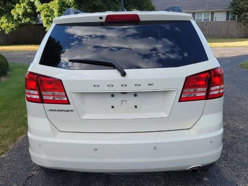 Used 2020 Dodge Journey SE w/ SE Popular Equipment Group image 4