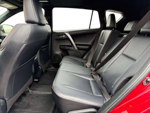 Used 2018 Toyota RAV4 SE w/ Power Extra Value Package image 14