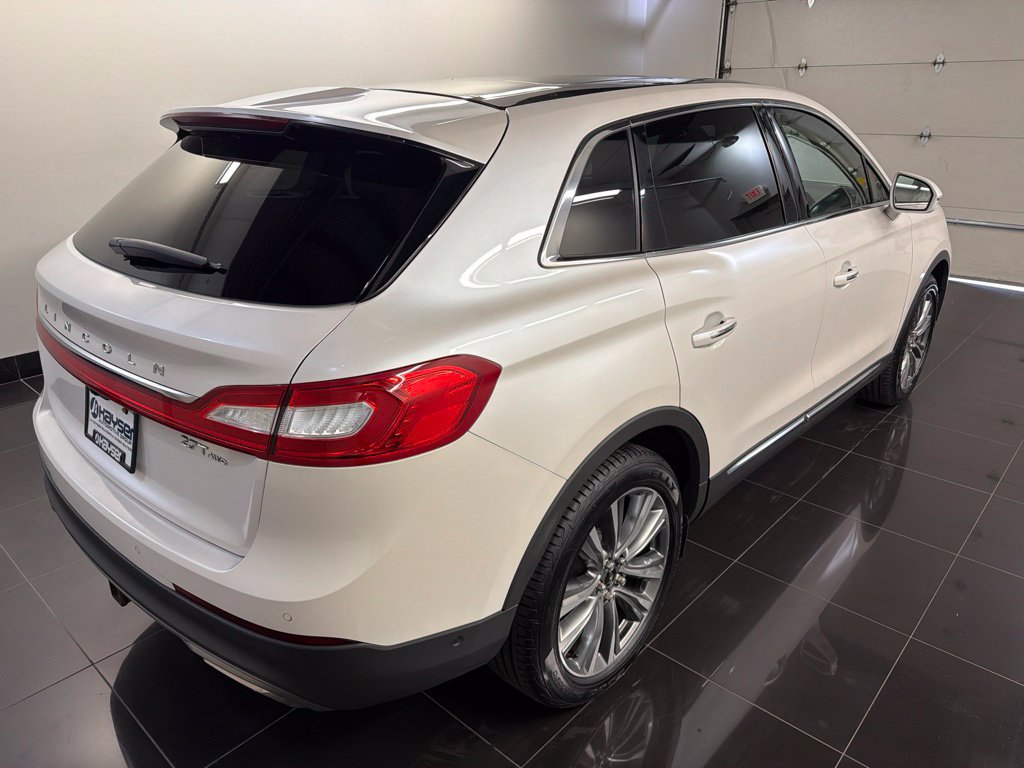 Used 2017 Lincoln MKX Reserve w/ Driver Assistance Package AWD/4WD image 6