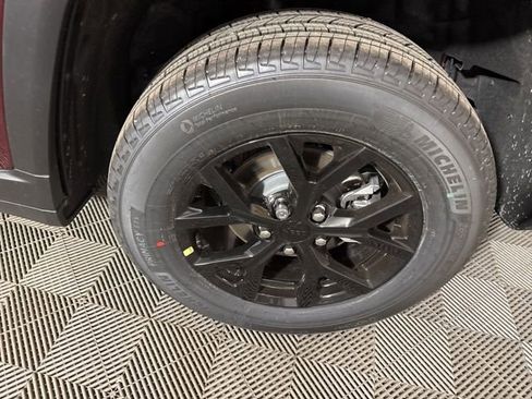 New 2026 Jeep Grand Cherokee Altitude AWD/4WD image 17