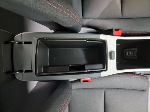 Used 2020 Chevrolet Bolt LT image 28