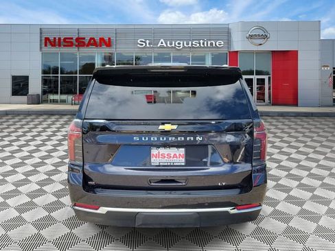 Used 2025 Chevrolet Suburban LT AWD/4WD image 3