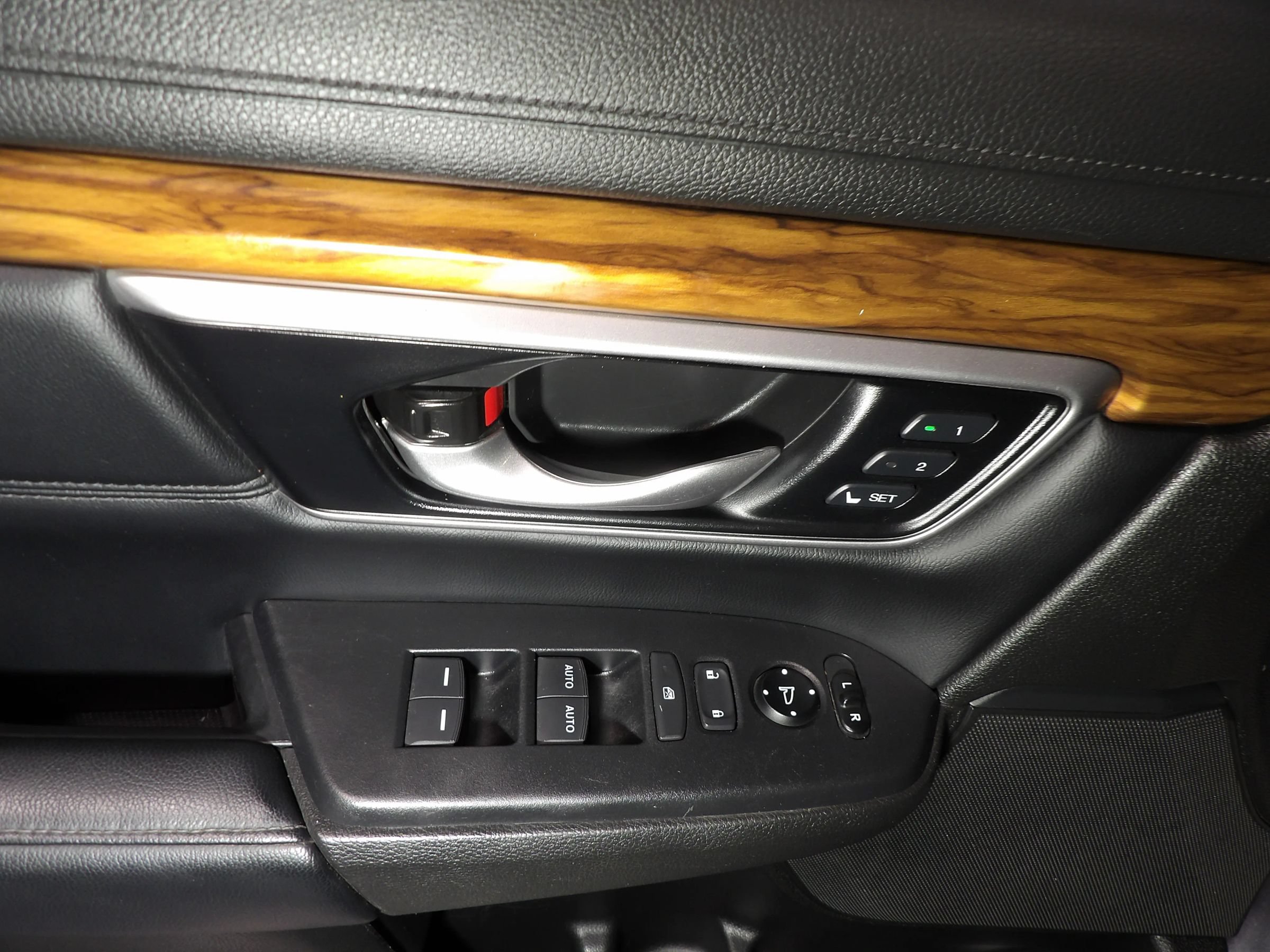 Used 2021 Honda CR-V Touring image 8