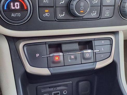Used 2024 GMC Terrain Denali w/ Denali Premium Package AWD/4WD image 11