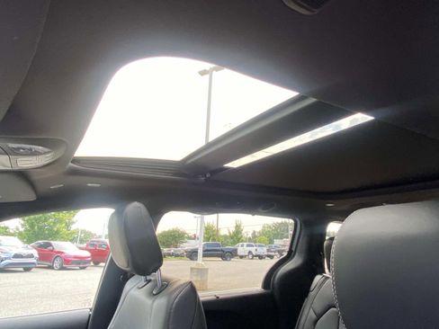 New 2026 Chrysler Pacifica Select image 15