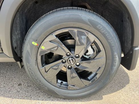 New 2026 Nissan Rogue SV image 10