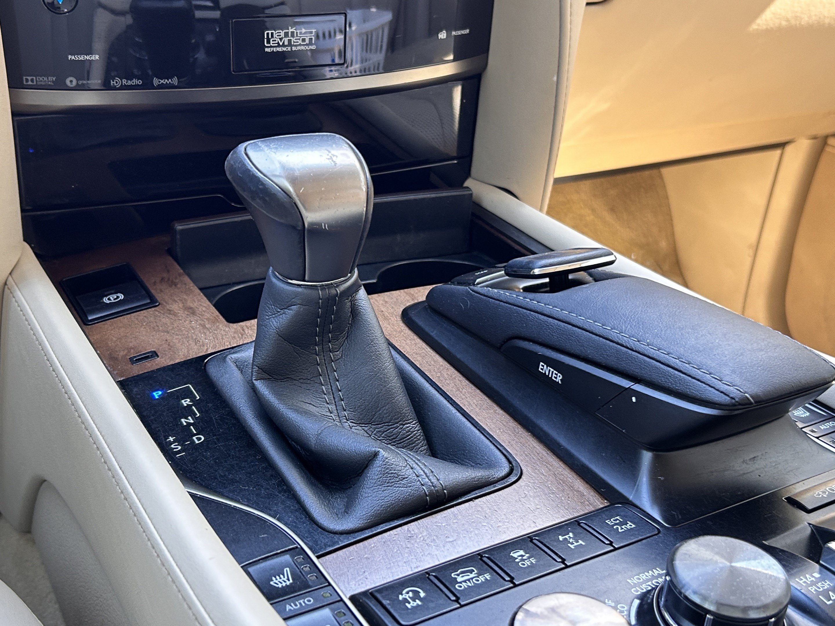 Used 2017 Lexus LX 570 4WD w/ Luxury Package image 76