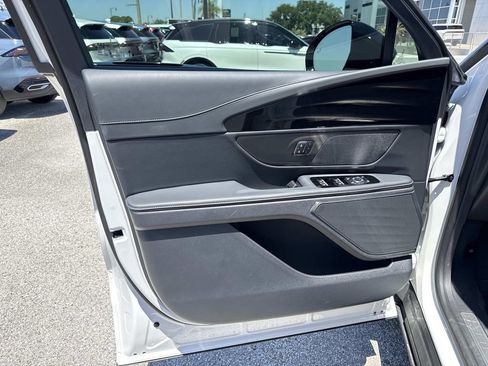 New 2026 Lincoln Nautilus Premier AWD/4WD image 18