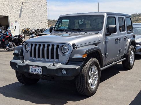 Used 2019 Jeep Wrangler Unlimited Sport S AWD/4WD image 2