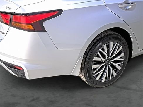 Certified 2024 Nissan Altima 2.5 SV image 12