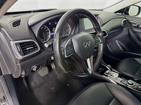 Used 2018 INFINITI QX30 Premium w/ Navigation Package FWD image 10