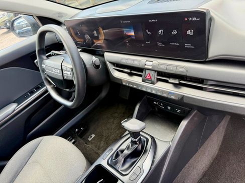 Used 2025 Kia K4 FWD image 30