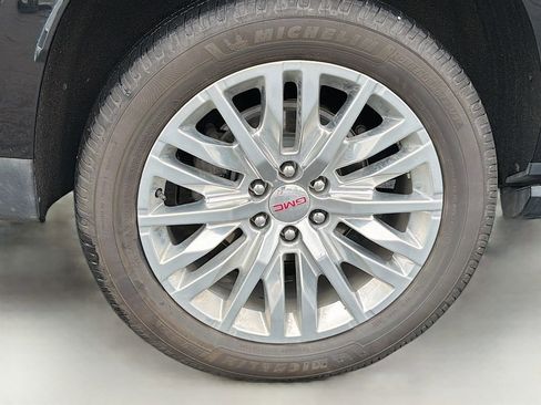 Used 2023 GMC Yukon Denali w/ Denali Reserve Package AWD/4WD image 9