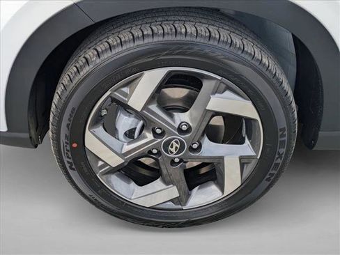 New 2026 Hyundai Venue SEL image 9