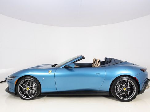 Certified 2025 Ferrari Roma Spider RWD image 8