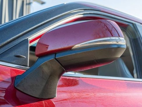 Used 2022 Toyota Highlander XLE image 10